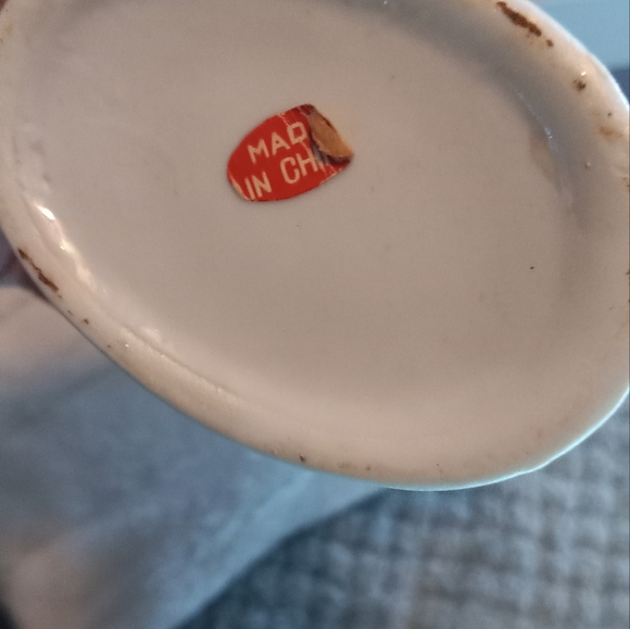 Vintage Pair of Porcelain Swan Bud Vases - Picture 6 of 9